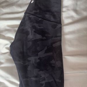 lululemon athletica Black Camo Leggings w/skull